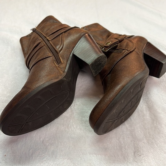 Bare Traps Arlyn Mid-Brown Zippered Stacked Heel Boots Nonskid Sole 7.5 - Picture 11 of 15